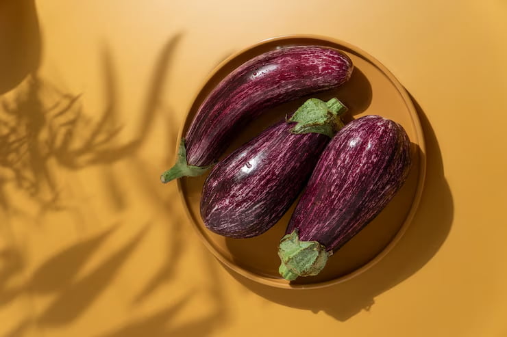 تصویر 2 از بادمجان لامپی درشت یکدست با بافت لطیف ایده آل پخت انواع غذا های خانگی